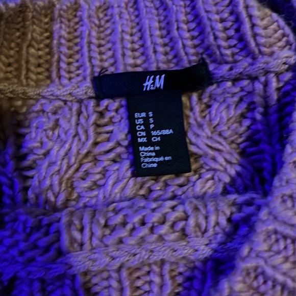 Cozy pink knitted sweater from H&M - Picture 2 of 2